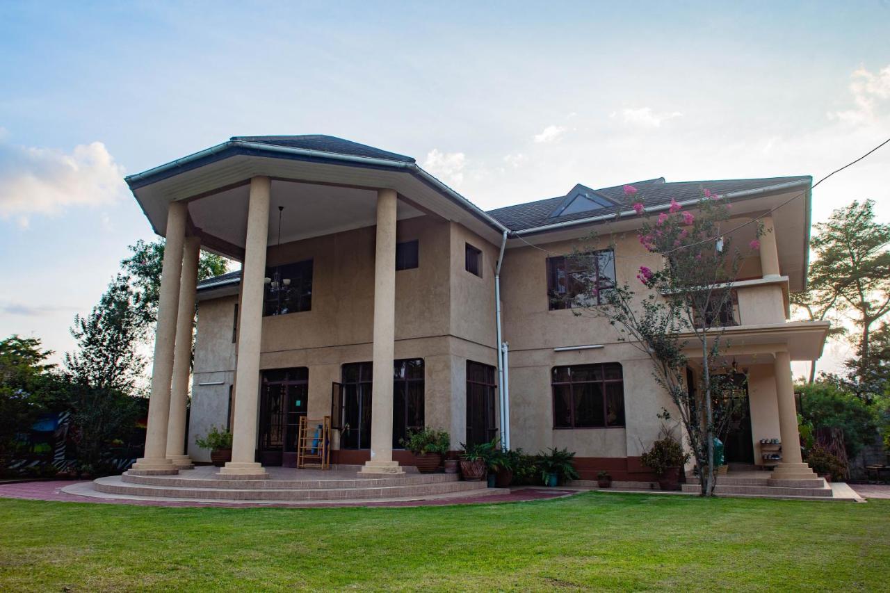Hostel White House Of Tanzania Arusha Exterior foto